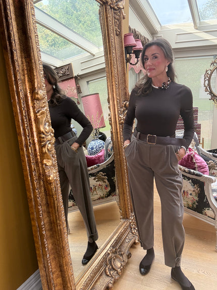 Cleo Barrel Trousers in Mocha
